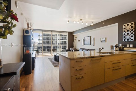 Condo in Hallandale Beach, Florida, 1 bedroom  № 2052915 - photo 5