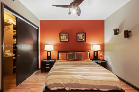 Condo in Hallandale Beach, Florida, 1 bedroom  № 2052915 - photo 8