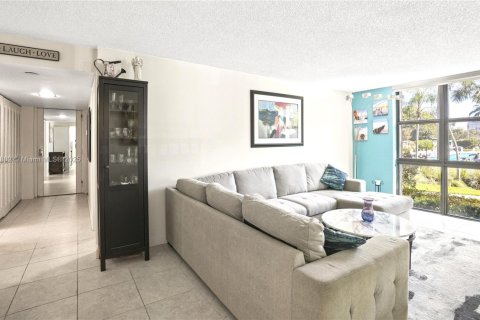 Condo in Fort Lauderdale, Florida, 2 bedrooms № 1987632 - photo 7