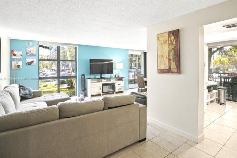Condo in Fort Lauderdale, Florida, 2 bedrooms № 1987632 - photo 26