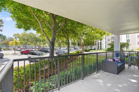 Condo in Fort Lauderdale, Florida, 2 bedrooms № 1987632 - photo 16