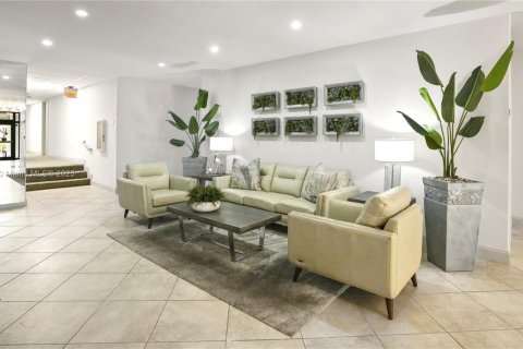 Condo in Fort Lauderdale, Florida, 2 bedrooms № 1987632 - photo 22