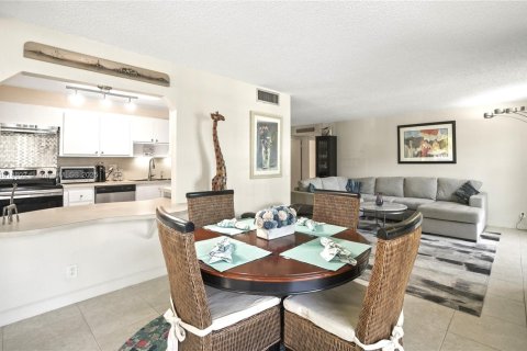 Condo in Fort Lauderdale, Florida, 2 bedrooms № 1987632 - photo 27