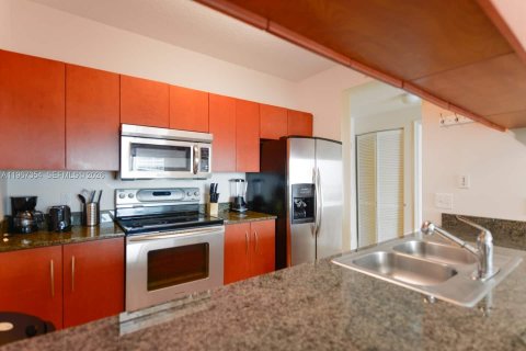 Condo in Miami, Florida, 1 bedroom № 2029672 - photo 15