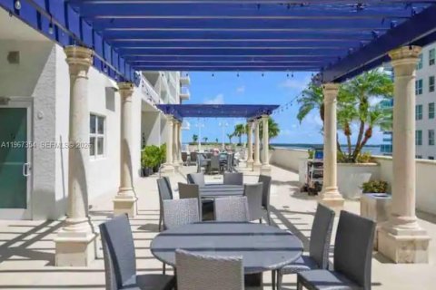 Condo in Miami, Florida, 1 bedroom № 2029672 - photo 21