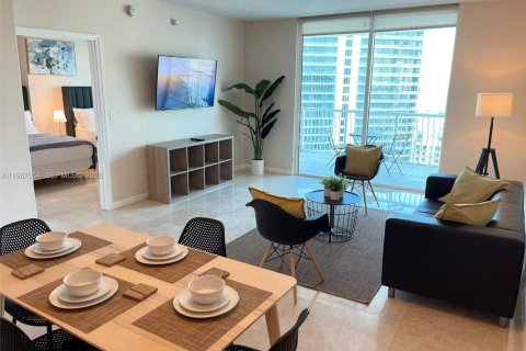 Condo in Miami, Florida, 1 bedroom № 2029672 - photo 2