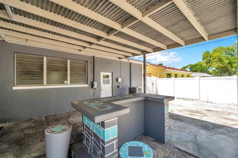 Casa en venta en Saint Petersburg, Florida, 3 dormitorios, 178.47 m2 № 1656906 - foto 13