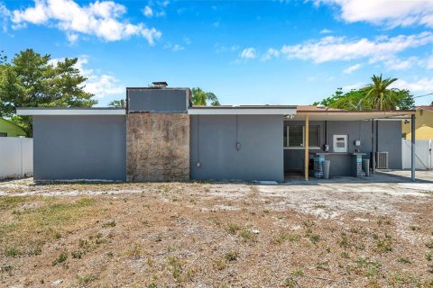 Casa en venta en Saint Petersburg, Florida, 3 dormitorios, 178.47 m2 № 1656906 - foto 17