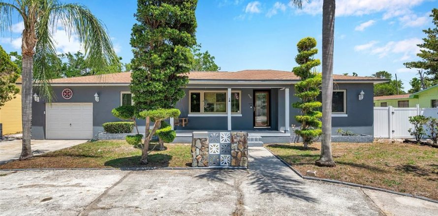 Casa en Saint Petersburg, Florida 3 dormitorios, 178.47 m2 № 1656906
