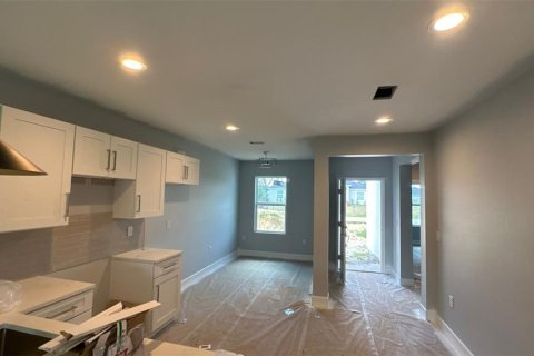 Commercial property in Port Charlotte, Florida 6 bedrooms, 215.9 sq.m. № 2233044 - photo 10