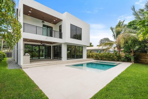 House in Fort Lauderdale, Florida 4 bedrooms № 1890059 - photo 3