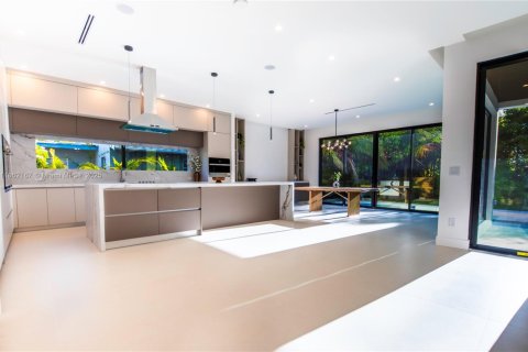 House in Fort Lauderdale, Florida 4 bedrooms № 1890059 - photo 10