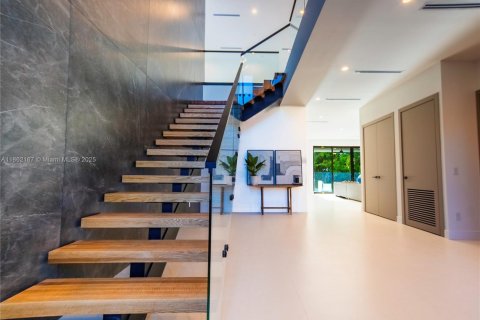 House in Fort Lauderdale, Florida 4 bedrooms № 1890059 - photo 5