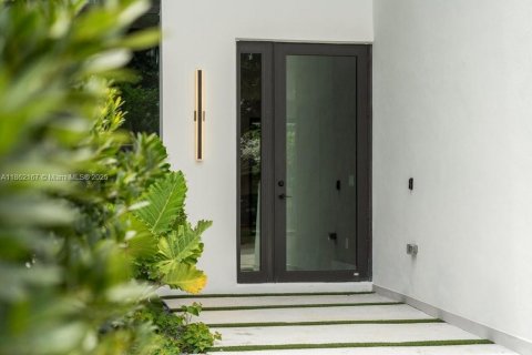 House in Fort Lauderdale, Florida 4 bedrooms № 1890059 - photo 4