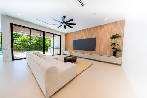 House in Fort Lauderdale, Florida 4 bedrooms № 1890059 - photo 13