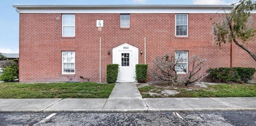 Condo à Saint Petersburg, Floride, 1 chambre № 2157714