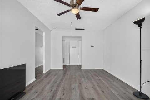 Copropriété à vendre à Saint Petersburg, Floride: 1 chambre, 63.17 m2 № 2157714 - photo 8