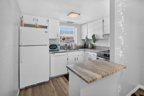 Copropriété à vendre à Saint Petersburg, Floride: 1 chambre, 63.17 m2 № 2157714 - photo 13