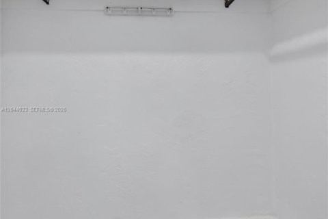 Condo in Miami, Florida, 1 bedroom  № 2185932 - photo 22