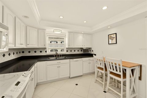 Condo in Belleair Bluffs, Florida, 3 bedrooms  № 2215145 - photo 14