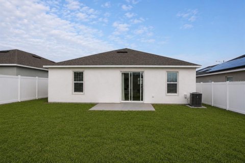 House in Haines City, Florida 3 bedrooms, 119.1 sq.m. № 2104437 - photo 11