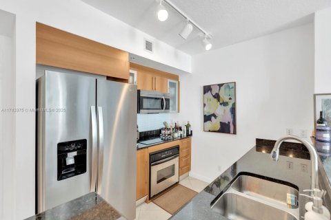 Condominio en venta en Miami, Florida, 2 dormitorios, 108.6 m2 № 1862007 - foto 4