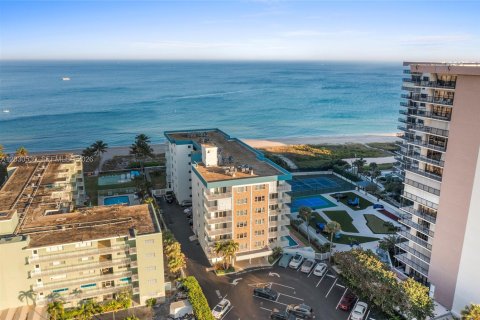 Condo in Lauderdale-by-the-Sea, Florida, 1 bedroom  № 2077423 - photo 21