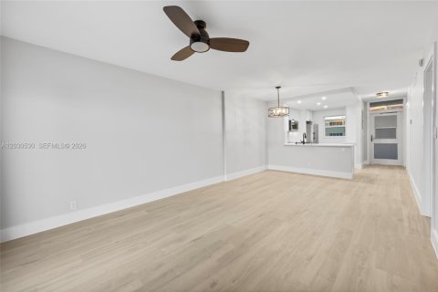 Condo in Lauderdale-by-the-Sea, Florida, 1 bedroom  № 2077423 - photo 9