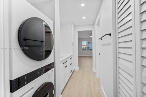 Condo in Lauderdale-by-the-Sea, Florida, 1 bedroom  № 2077423 - photo 19