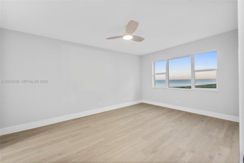 Condo in Lauderdale-by-the-Sea, Florida, 1 bedroom  № 2077423 - photo 12
