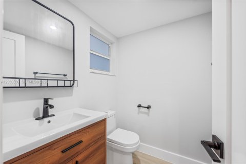 Condo in Lauderdale-by-the-Sea, Florida, 1 bedroom  № 2077423 - photo 2
