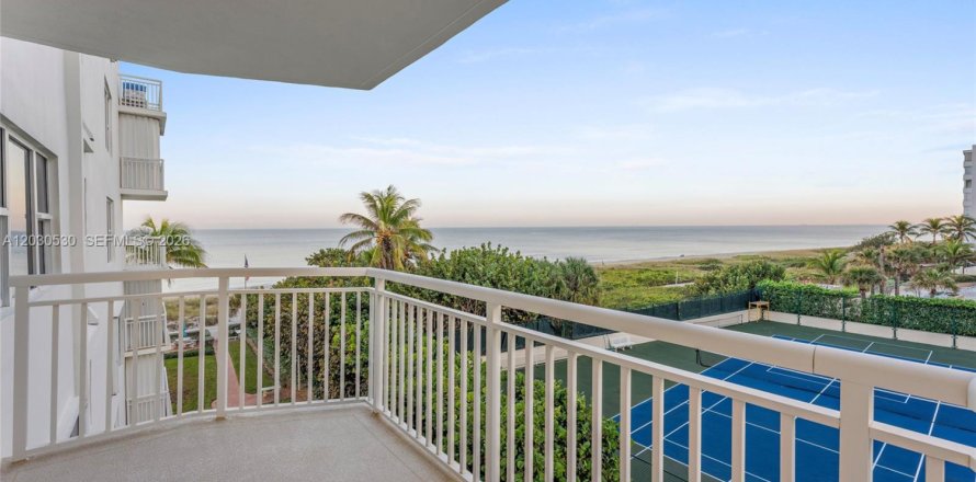 Condo in Lauderdale-by-the-Sea, Florida, 1 bedroom  № 2077423