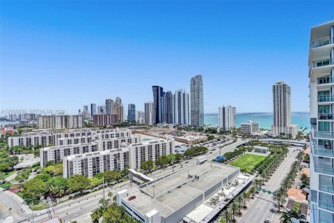 Copropriété à vendre à Sunny Isles Beach, Floride: 3 chambres, 175.77 m2 № 2070994 - photo 30