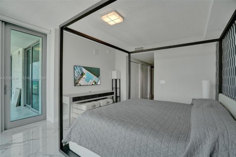 Copropriété à vendre à Sunny Isles Beach, Floride: 3 chambres, 175.77 m2 № 2070994 - photo 12