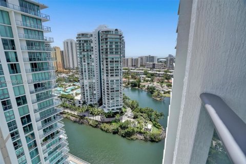 Copropriété à vendre à Sunny Isles Beach, Floride: 3 chambres, 175.77 m2 № 2070994 - photo 9