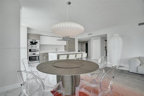 Copropriété à vendre à Sunny Isles Beach, Floride: 3 chambres, 175.77 m2 № 2070994 - photo 8