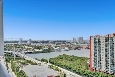 Copropriété à vendre à Sunny Isles Beach, Floride: 3 chambres, 175.77 m2 № 2070994 - photo 25