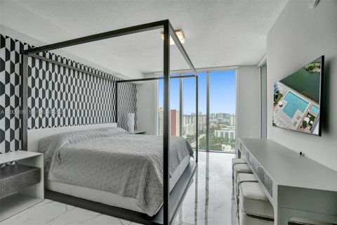 Copropriété à vendre à Sunny Isles Beach, Floride: 3 chambres, 175.77 m2 № 2070994 - photo 10