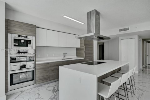 Copropriété à vendre à Sunny Isles Beach, Floride: 3 chambres, 175.77 m2 № 2070994 - photo 4