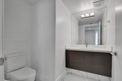 Copropriété à vendre à Sunny Isles Beach, Floride: 3 chambres, 175.77 m2 № 2070994 - photo 23