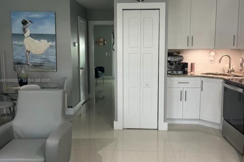 Copropriété à vendre à Stuart, Floride: 1 chambre, 63.08 m2 № 1994662 - photo 4