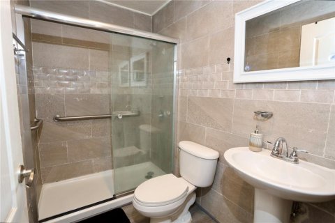 House in Kissimmee, Florida 3 bedrooms, 114.08 sq.m. № 1585619 - photo 8