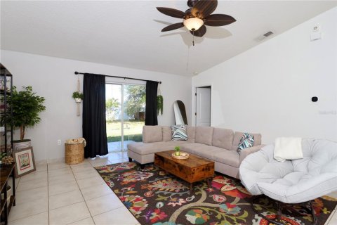 House in Kissimmee, Florida 3 bedrooms, 114.08 sq.m. № 1585619 - photo 7