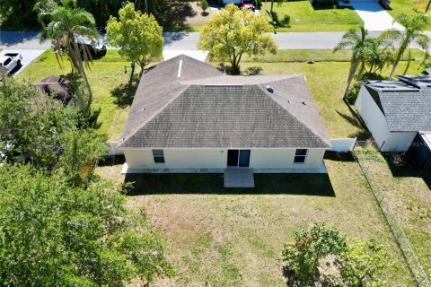 House in Kissimmee, Florida 3 bedrooms, 114.08 sq.m. № 1585619 - photo 14