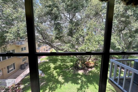 Condo in Clearwater, Florida, 2 bedrooms № 2199969 - photo 12