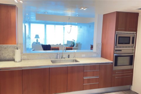 Купить кондоминиум в Майами, Флорида 3 спальни, 245.26м2, № 1862497 - фото 15
