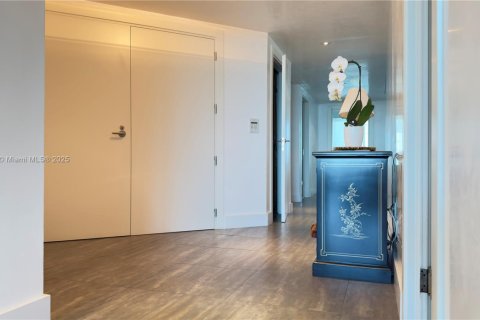 Купить кондоминиум в Майами, Флорида 3 спальни, 245.26м2, № 1862497 - фото 12