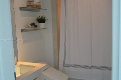 Купить кондоминиум в Майами, Флорида 3 спальни, 245.26м2, № 1862497 - фото 24