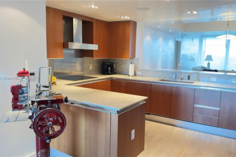 Купить кондоминиум в Майами, Флорида 3 спальни, 245.26м2, № 1862497 - фото 17