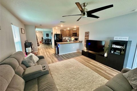 Casa en venta en Zephyrhills, Florida, 3 dormitorios, 140.84 m2 № 1903106 - foto 11